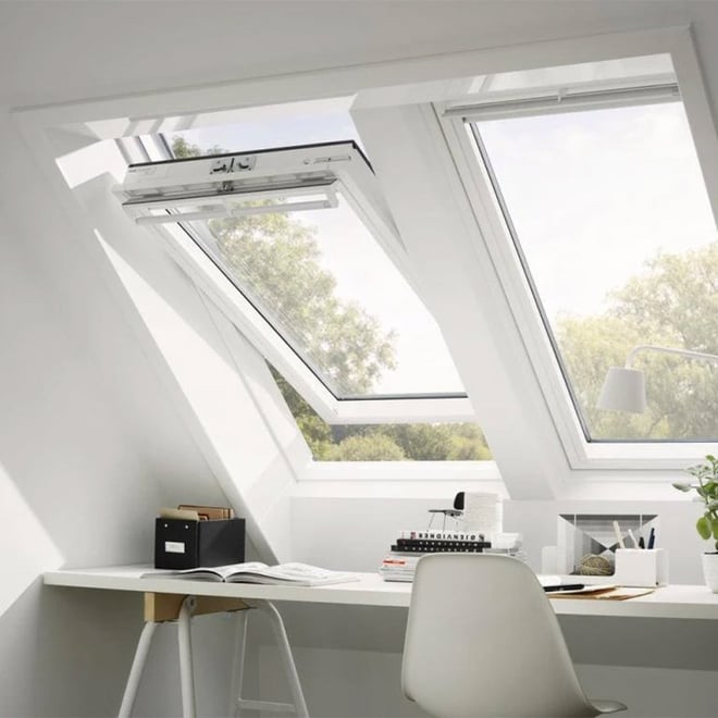 VELUX 550 x 780mm Centre Pivot Roof Window