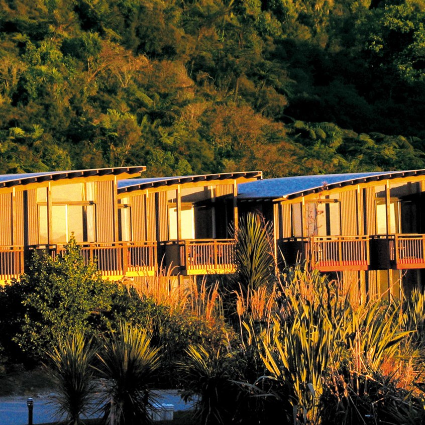 CGI Spring-Curving | Stratco